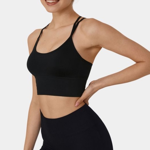 BNWT! HALARA! BLACK SEAMLESS FLOW LOW SUPPORT CRISSCROSS YOGA SPORTS BRA! - Picture 1 of 5